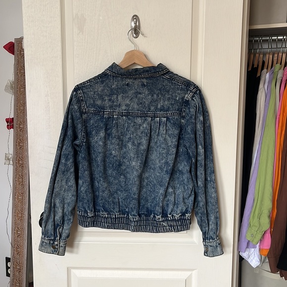 3/$30 EUC forever 21 vintage inspired acid wash bomber denim jacket in size S - Picture 4 of 7